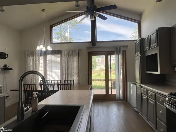 1005 S 5Th ST, Fairfield, IA 52556