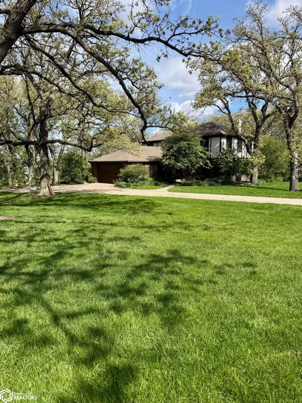 2822 Country Club DR, Atlantic, IA 50022