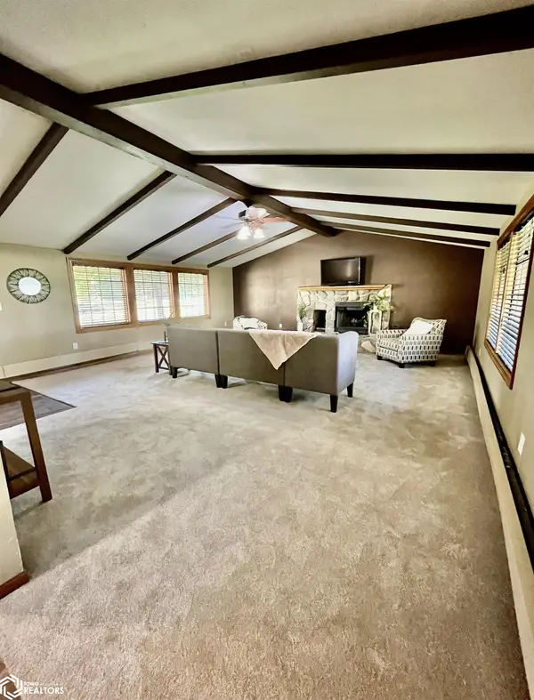 1810 N 8th ST, Clear Lake, IA 50428