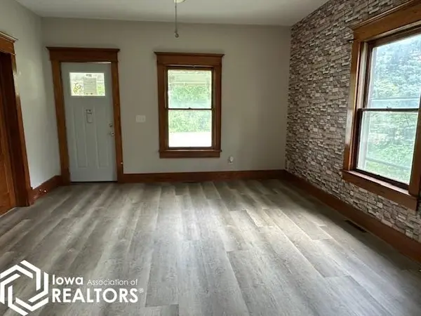 323 N 3rd ST, Seymour, IA 52590-2030