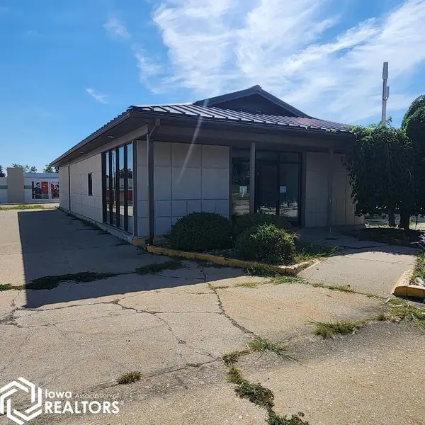 1724 S Center ST, Marshalltown, IA 50158