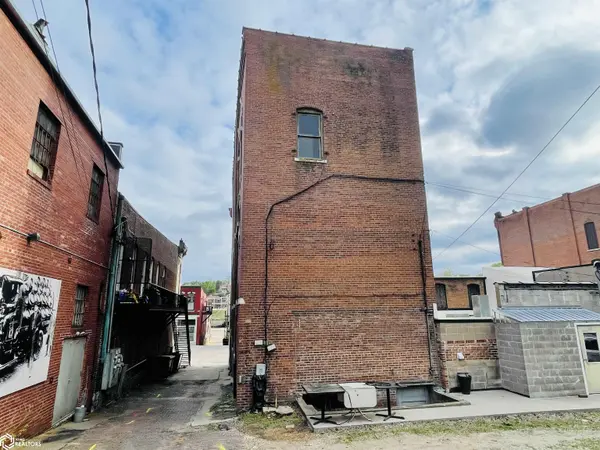 512 Jefferson ST, Burlington, IA 52601
