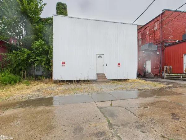 115 N Market ST, Oskaloosa, IA 52577