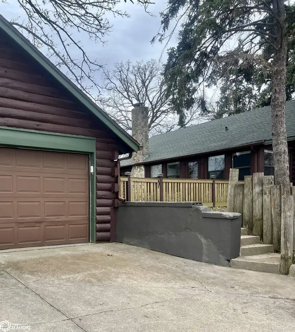 626 18th ST, Clear Lake, IA 50428