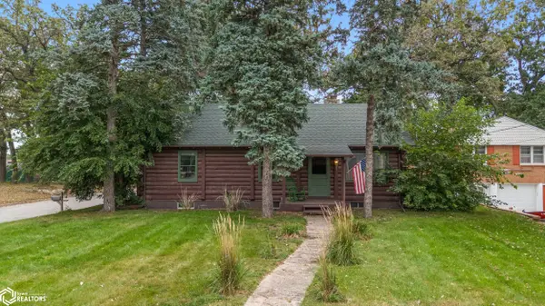 626 18th ST, Clear Lake, IA 50428