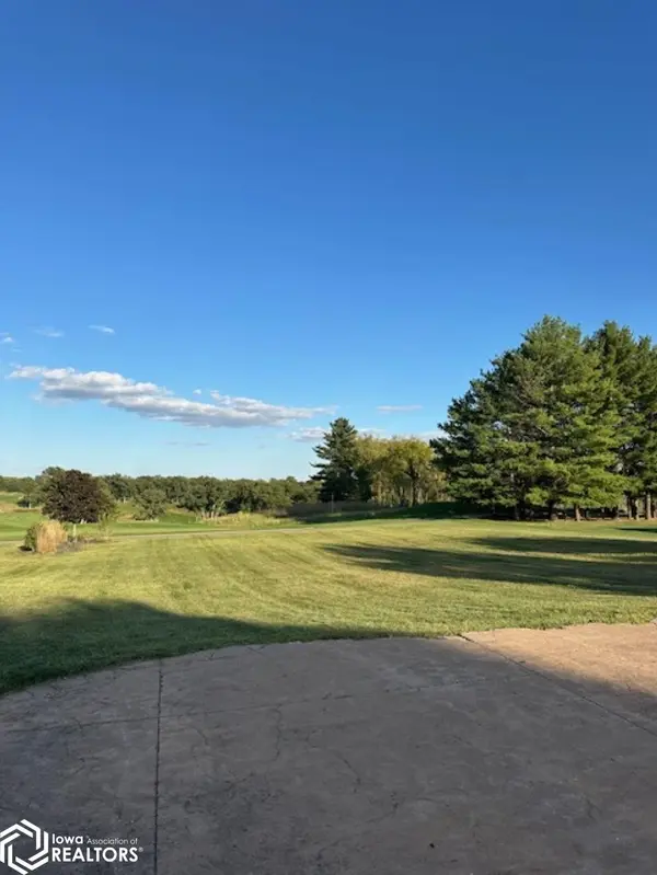 5546 FAIRWAY DR, Burlington, IA 52601