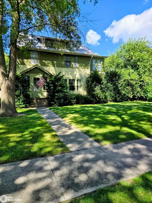 709 W Broadway St ST, Eagle Grove, IA 50533