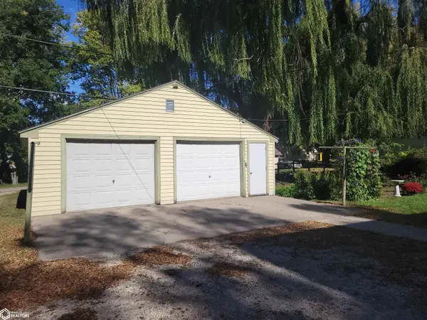 709 W Broadway St ST, Eagle Grove, IA 50533