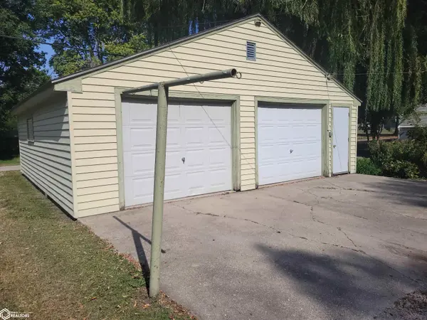 709 W Broadway St ST, Eagle Grove, IA 50533