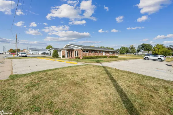 3031 Flint Hills DR, Burlington, IA 52601