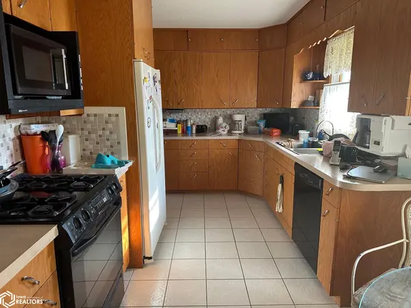 614 N First ST, Knoxville, IA 50138