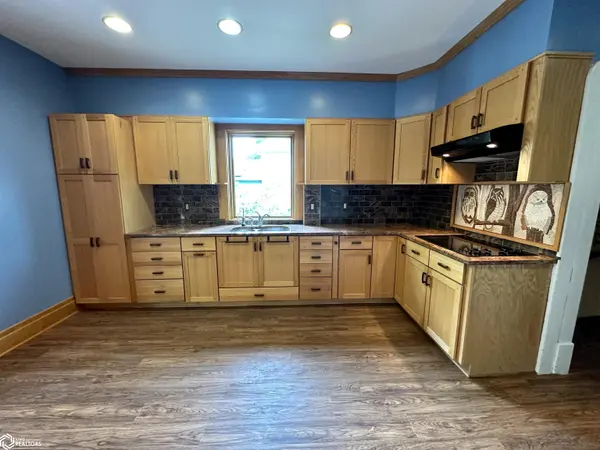 1517 Elm ST, Grinnell, IA 50112
