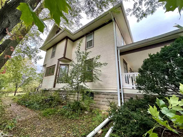 1517 Elm ST, Grinnell, IA 50112