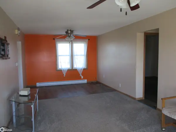 24146 Dewey Rd, Centerville, IA 52544