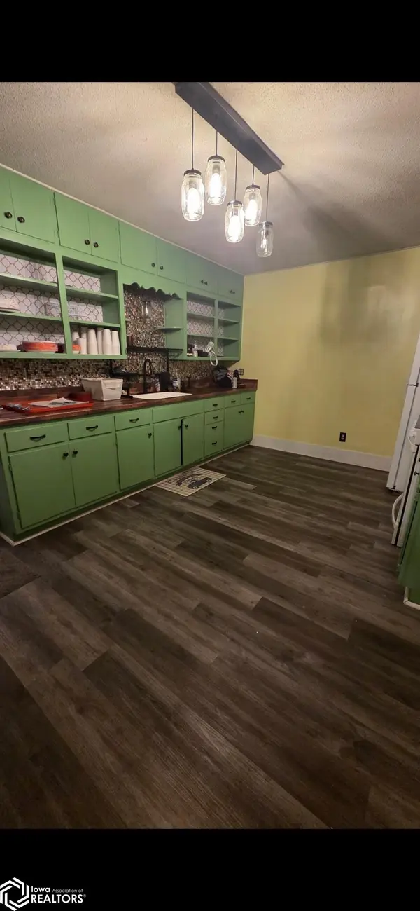 1100 N Vine ST, Creston, IA 50801