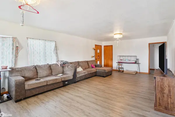 1918 S Center ST, Marshalltown, IA 50158