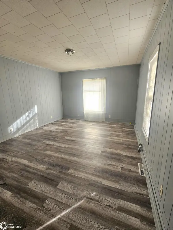 309 E Lowe AVE, Fairfield, IA 52556
