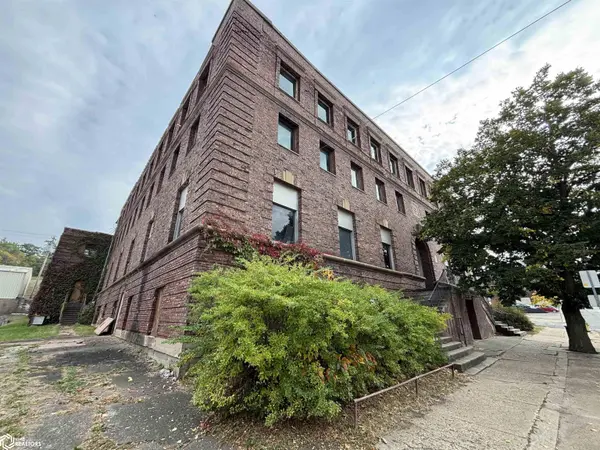 229 E 2Nd ST, Ottumwa, IA 52501