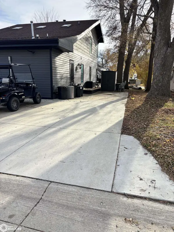 1219 S Shore DR, Clear Lake, IA 50428