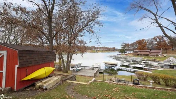 276 Center Point DR, Montezuma, IA 50171