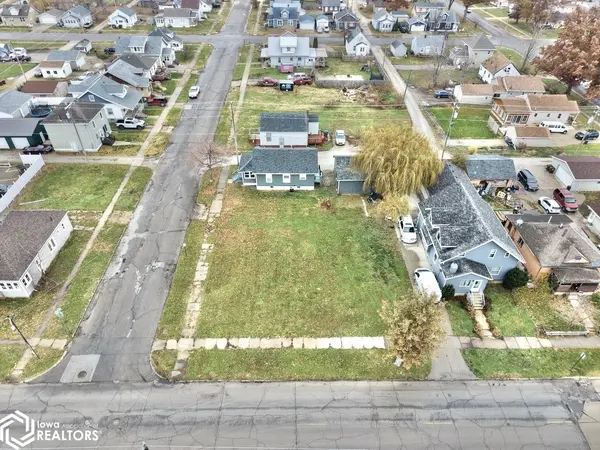 1102 E Main ST, Marshalltown, IA 50158