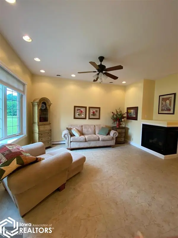 345 Kimballs Garden Circle, Nauvoo, IL 62354