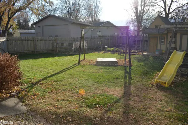 107 34Th ST, Clear Lake, IA 50428
