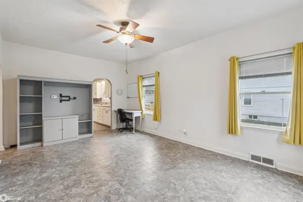 1703 W State ST, Marshalltown, IA 50158
