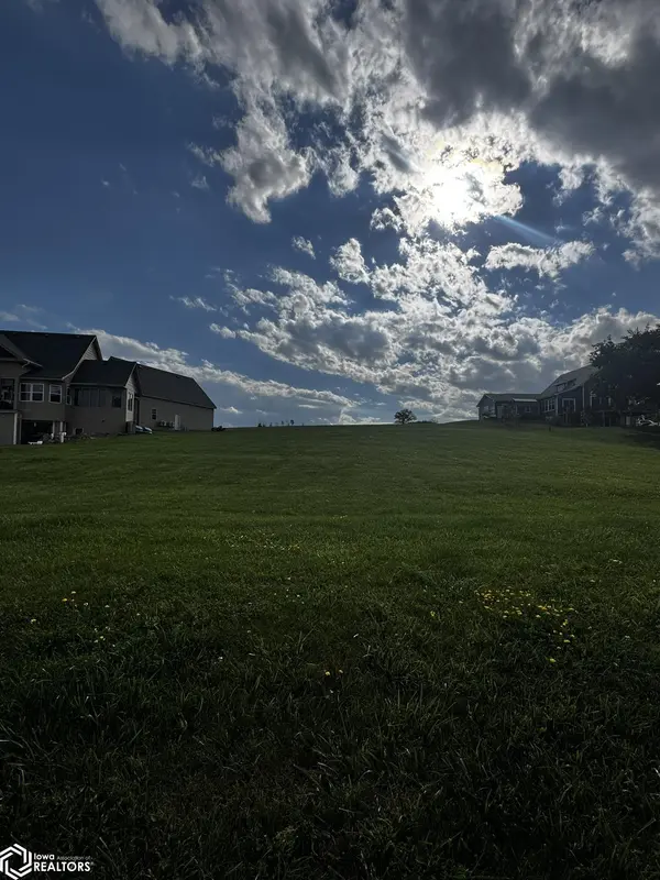 2156 W Vintner's DR, Osceola, IA 50213