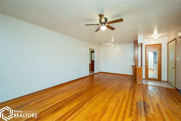 611 S O ST, Indianola, IA 50125