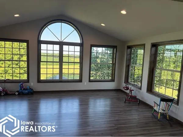 1350 Waubeek Rd., Central City, IA 52214