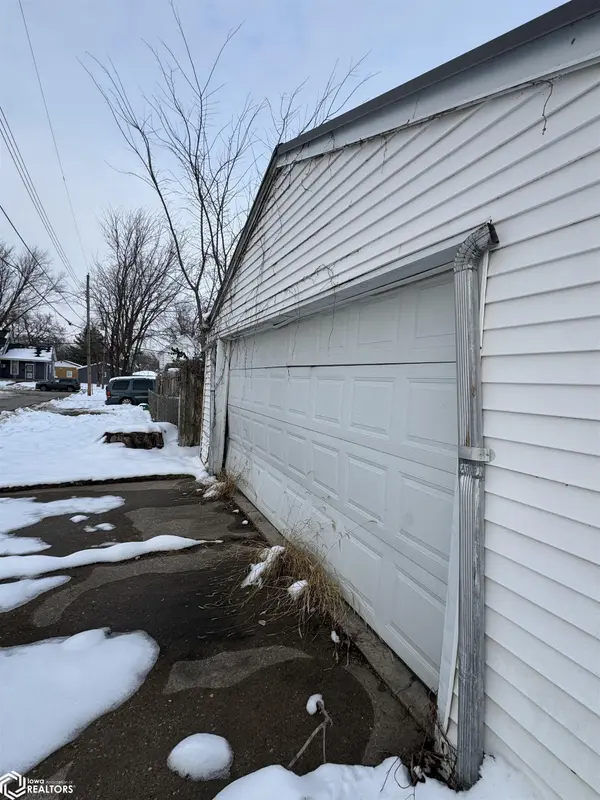 1605 Thul ST, Burlington, IA 52601