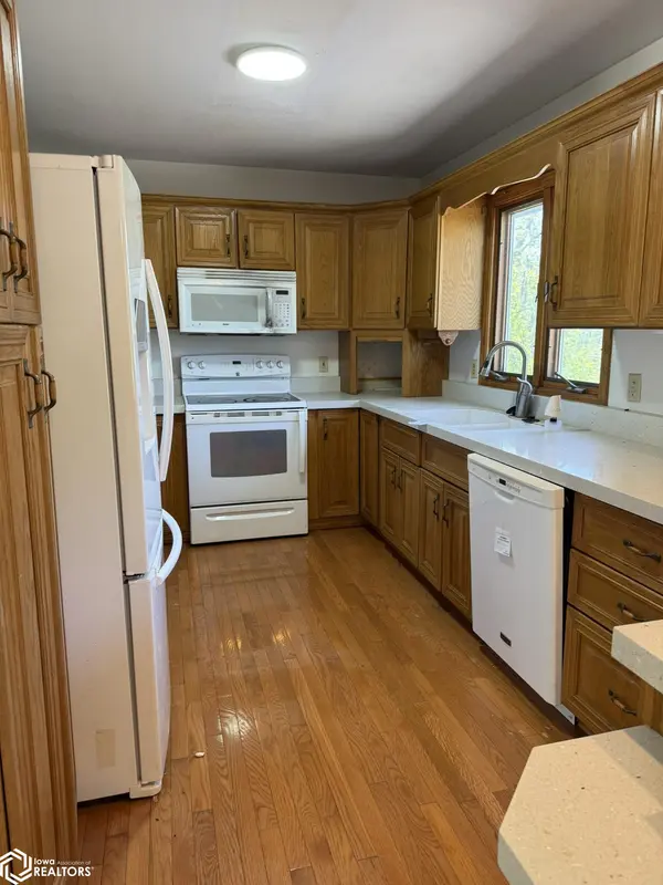 1202 N Walnut ST, Creston, IA 50801