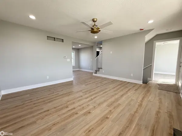 917 Lewis Dr, Webster City, IA 50595