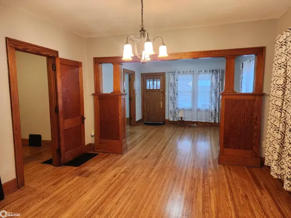 402 E 5th ST, Atlantic, IA 50022