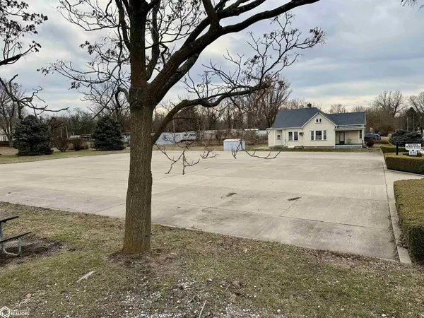 1290 Mulholland ST, Nauvoo, IL 62354