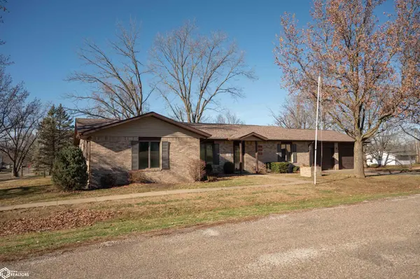 245 S 9th ST, Warsaw, IL 62379