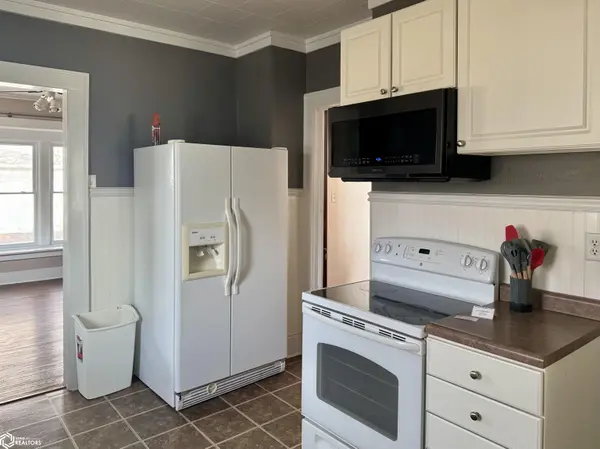 711 S 8th ST, Chariton, IA 50049