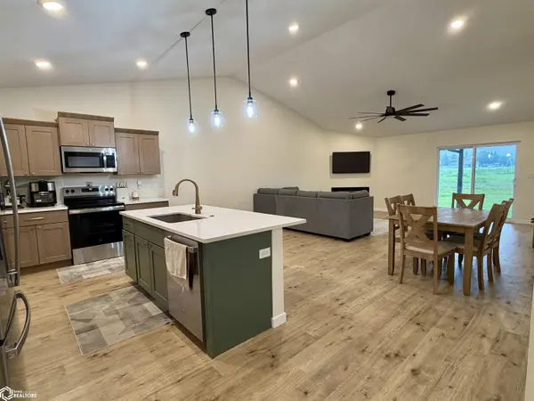 204 E Lillian AVE, Conrad, IA 50621