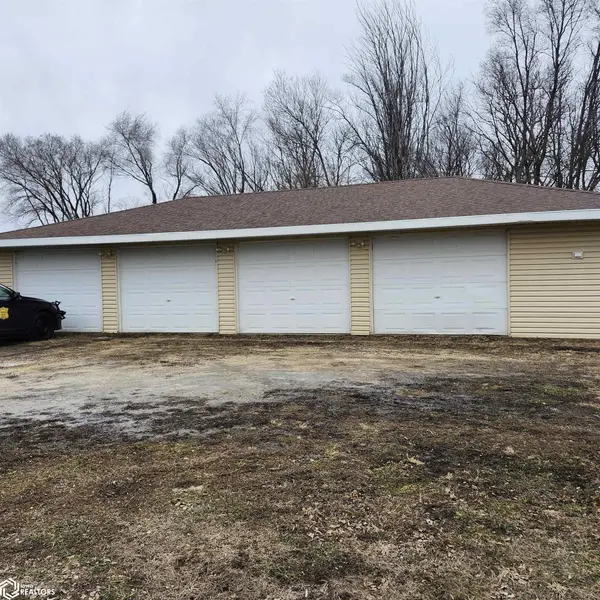 500 W King St, Bradgate, IA 50520
