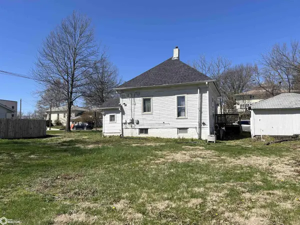 605 N 2nd ST, Fairfield, IA 52556