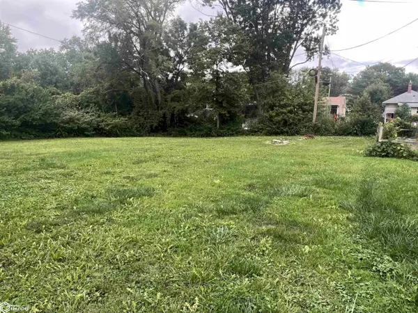 605 N 2nd ST, Fairfield, IA 52556