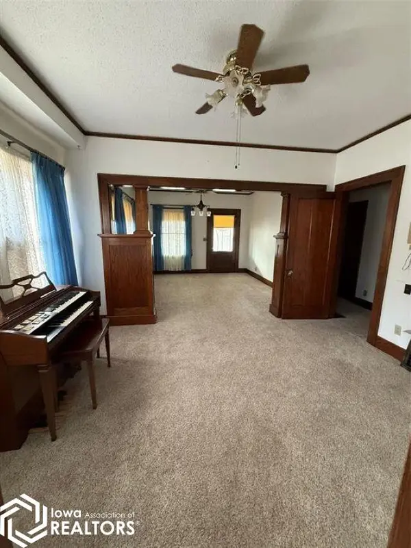 715 1St ST, Manning, IA 51455