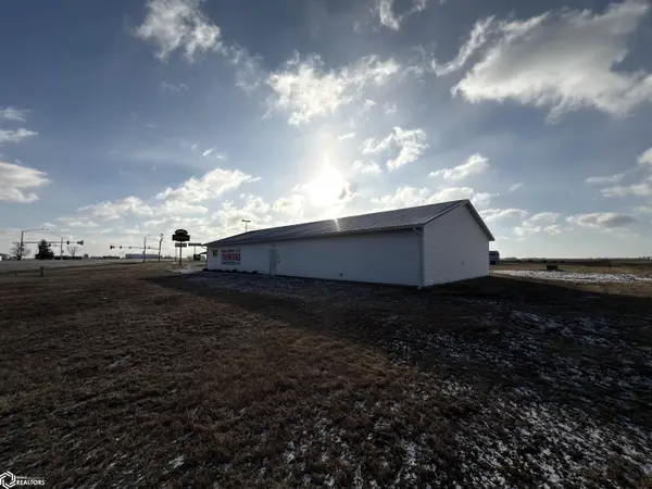 205 S Wiley AVE, Washington, IA 52353