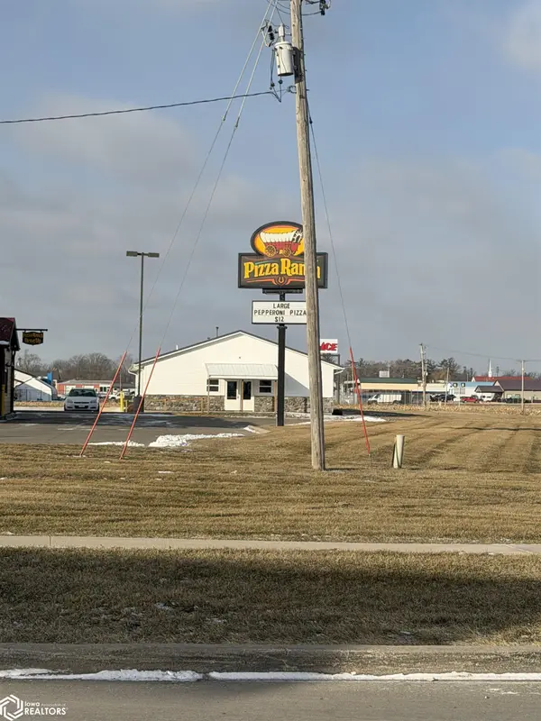 205 S Wiley AVE, Washington, IA 52353