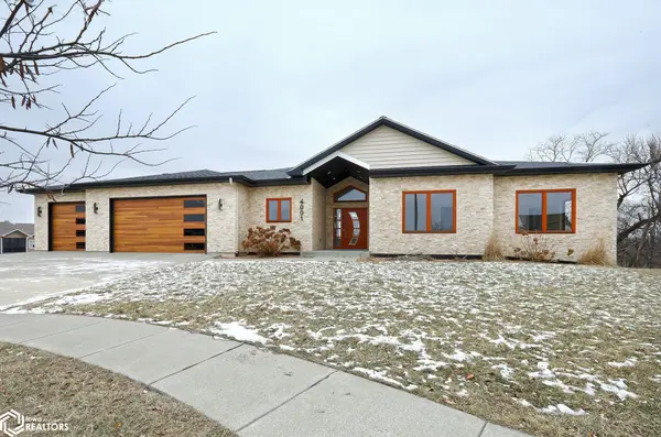 4001 Cartier AVE, Ames, IA 50014