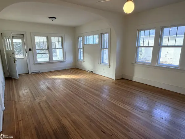 503 S 3rd ST, Fairfield, IA 52556