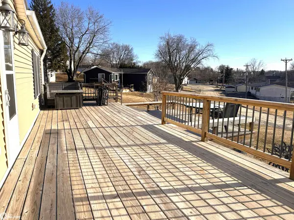 299 Center Point Dr., Montezuma, IA 50171