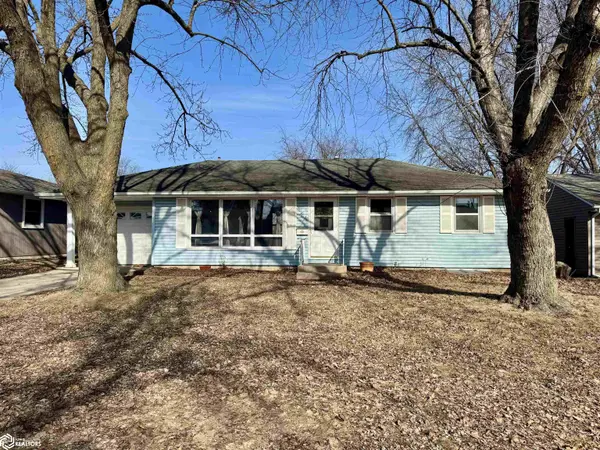424 22nd ST, Mason City, IA 50401