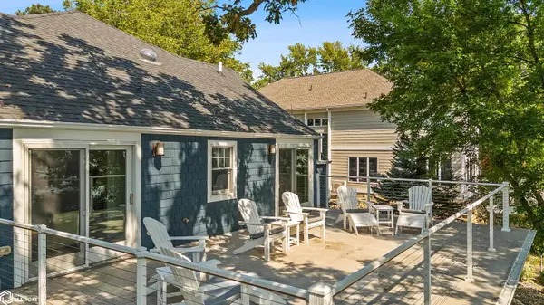 1517 N Shore DR, Clear Lake, IA 50428